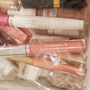 Mixed Hydrating Lip Shine - Peach And Various New Skin Make Up Products.